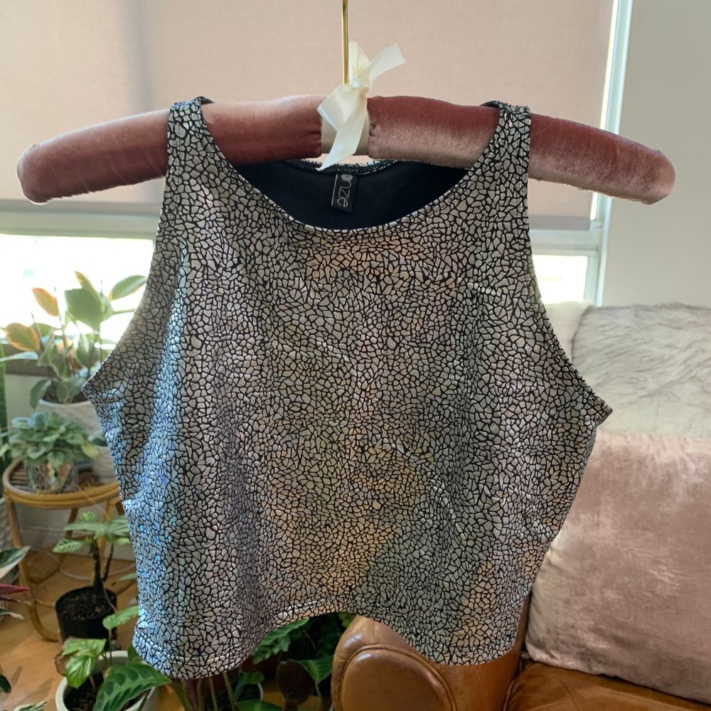 Onzie Black and Silver Crop Top - Picture 7 of 7